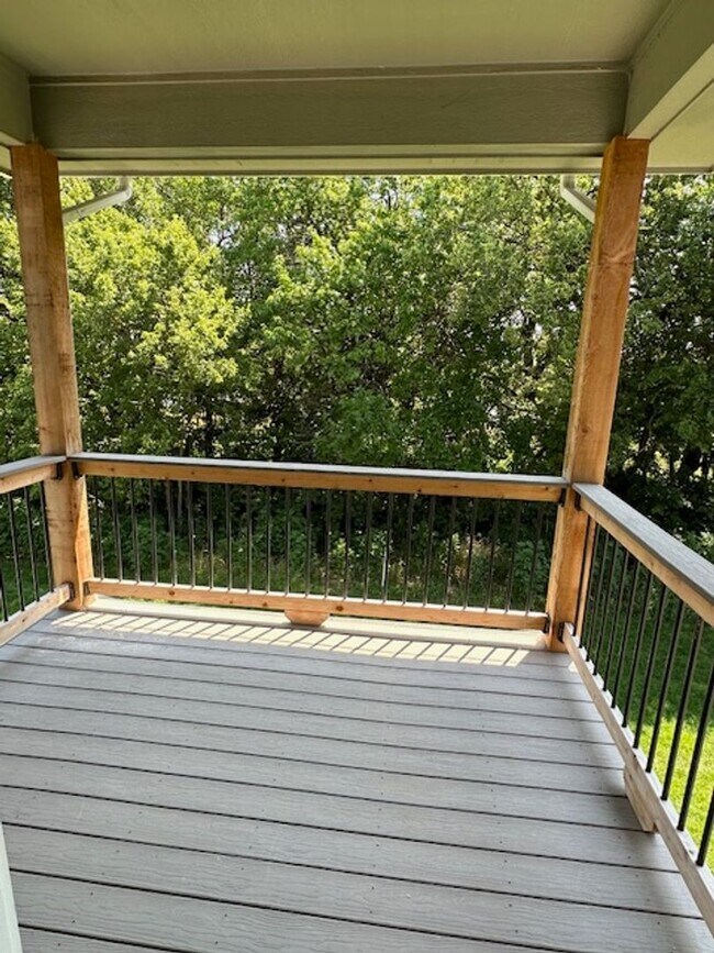 Building Photo - 5425 N Gray Dr