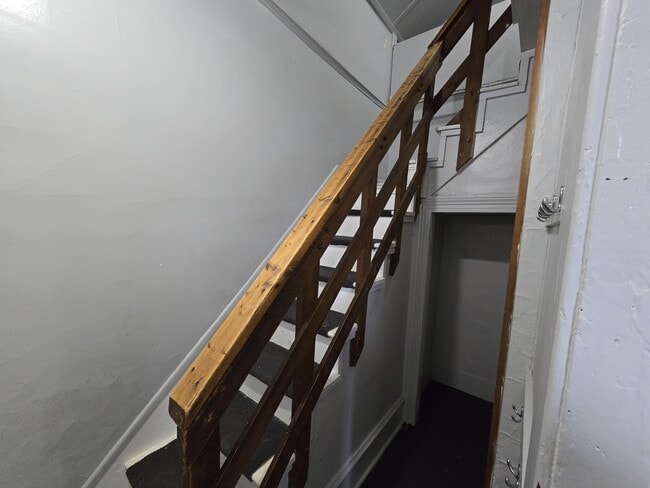 Building Photo - 1017 19th St SE