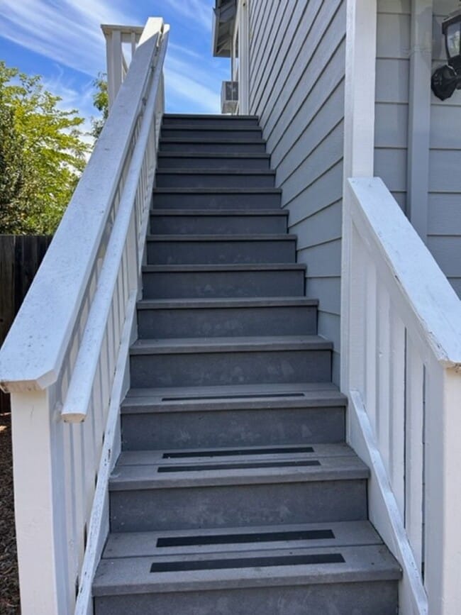 Building Photo - 1 Bedroom 1 Bath Granny Unit Santa Rosa