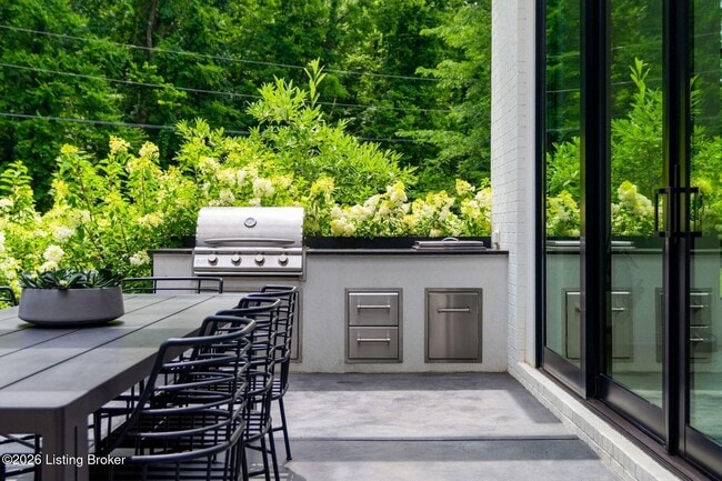 Building Photo - 14201 Reserves Cove Dr