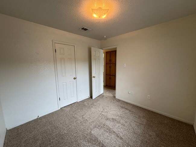 Building Photo - 208 W Blancas Dr