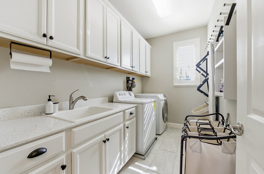 Building Photo - 3528 Ruby Pl