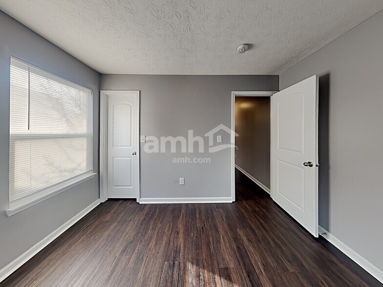 Building Photo - 7216 Burlat Ln