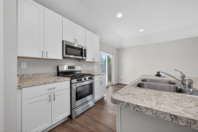 Building Photo - 15171 Willow Tree Ln