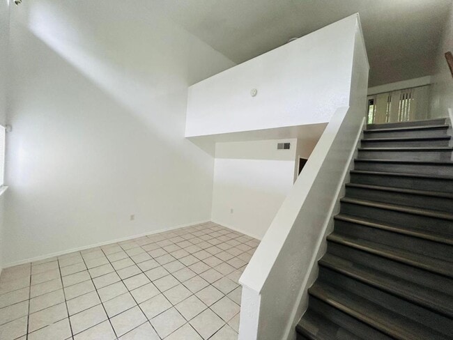 Building Photo - 3912 Crayrich Cir