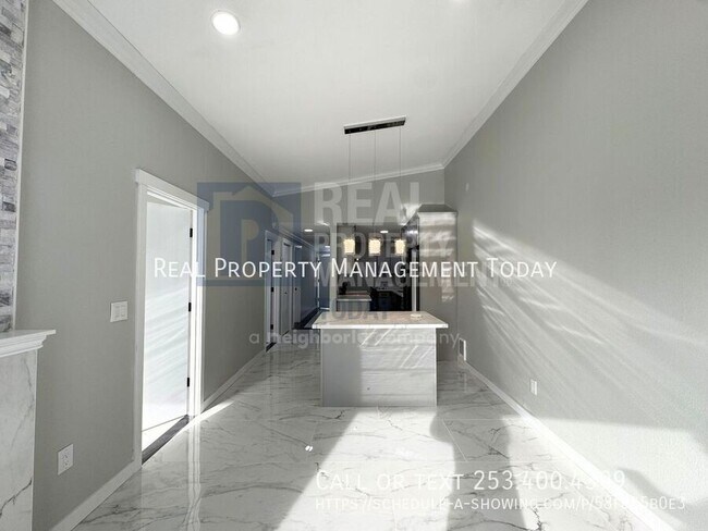 Building Photo - 1111 SW 148th St