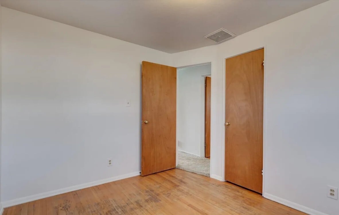 Building Photo - 3055 Victor St