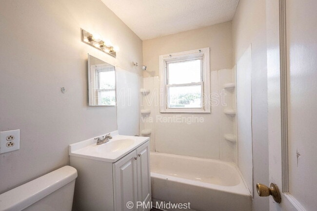 Building Photo - 1937 King Ave