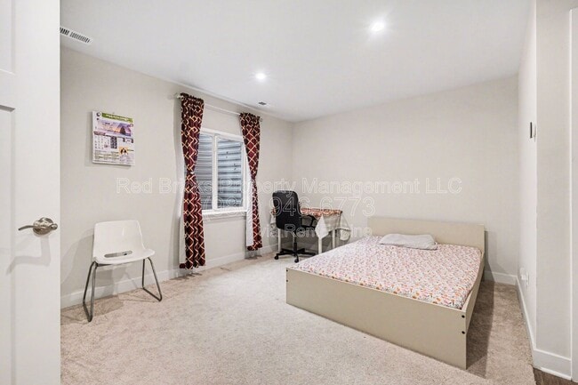 Building Photo - 9306 Mallard Mls Dr