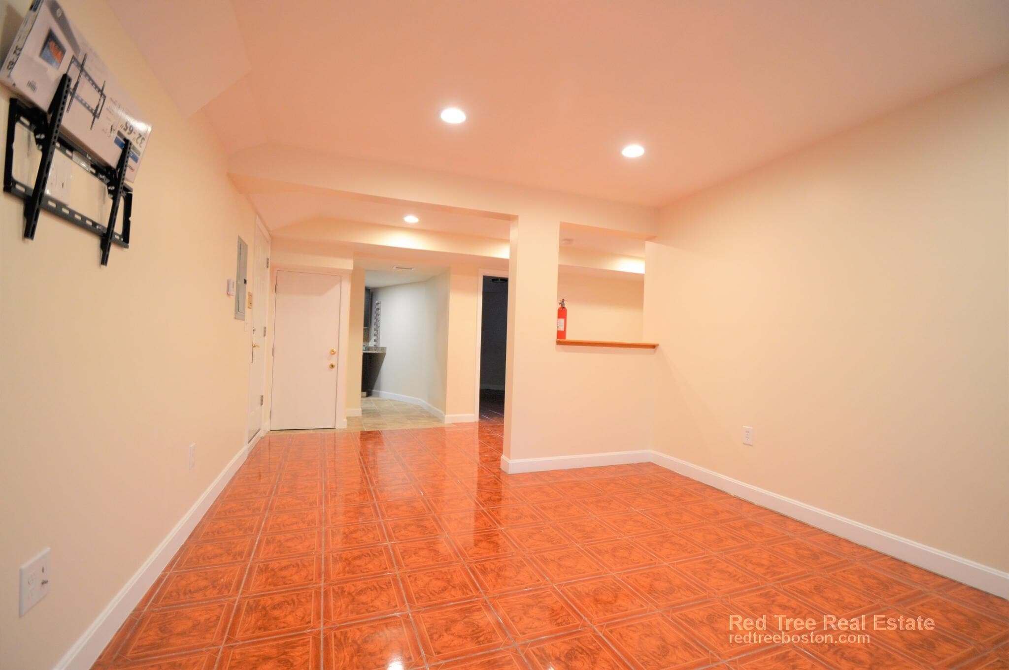 Building Photo - 79 Thatcher St