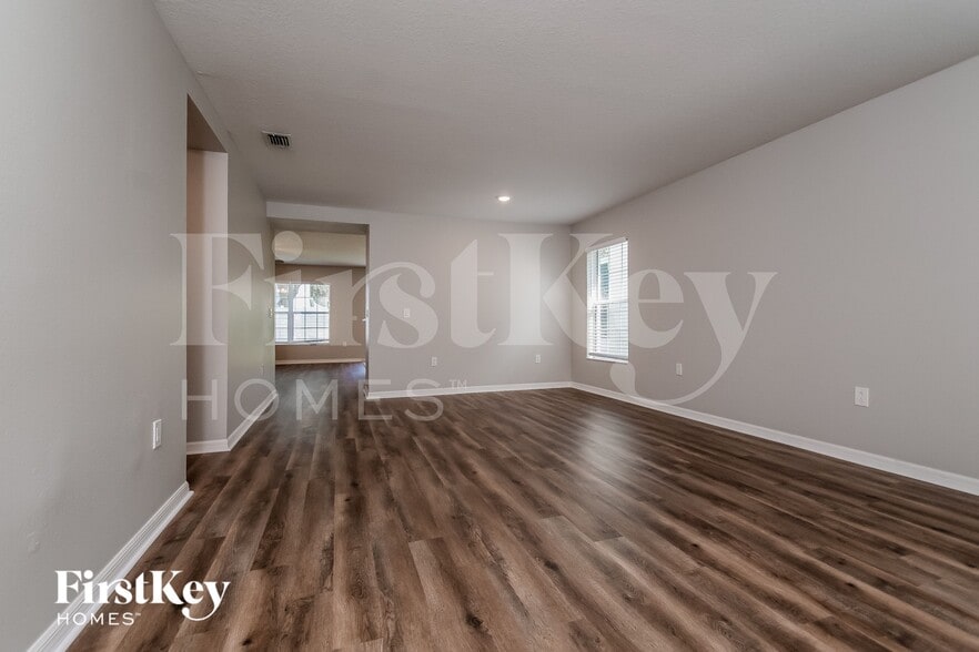 Building Photo - 6623 Waterton Dr