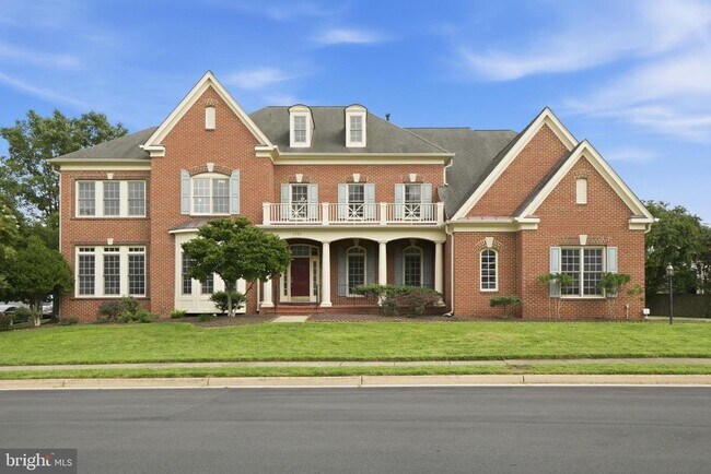 Building Photo - 5285 Meadow Estates Dr