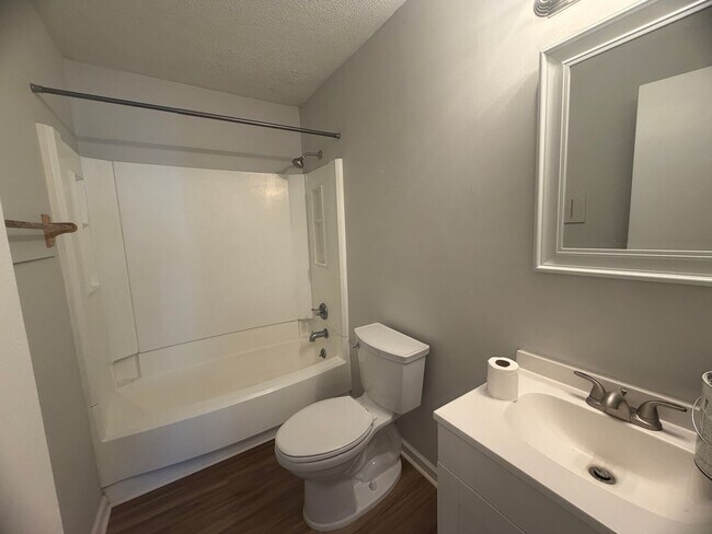 Building Photo - 4816 Hoyle Dr