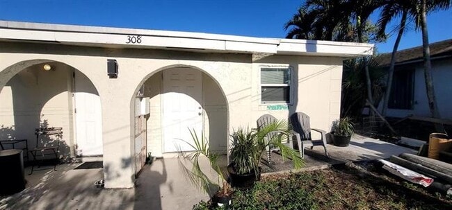 Primary Photo - 308 NW 2nd Ave