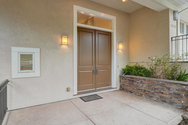 Building Photo - 140 Emerald Estates Ct