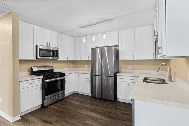 Building Photo - 8103 Willet Trail