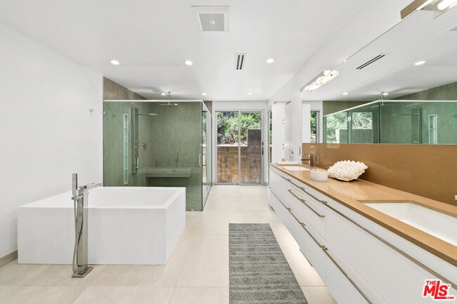 Building Photo - 849 Glenmere Way