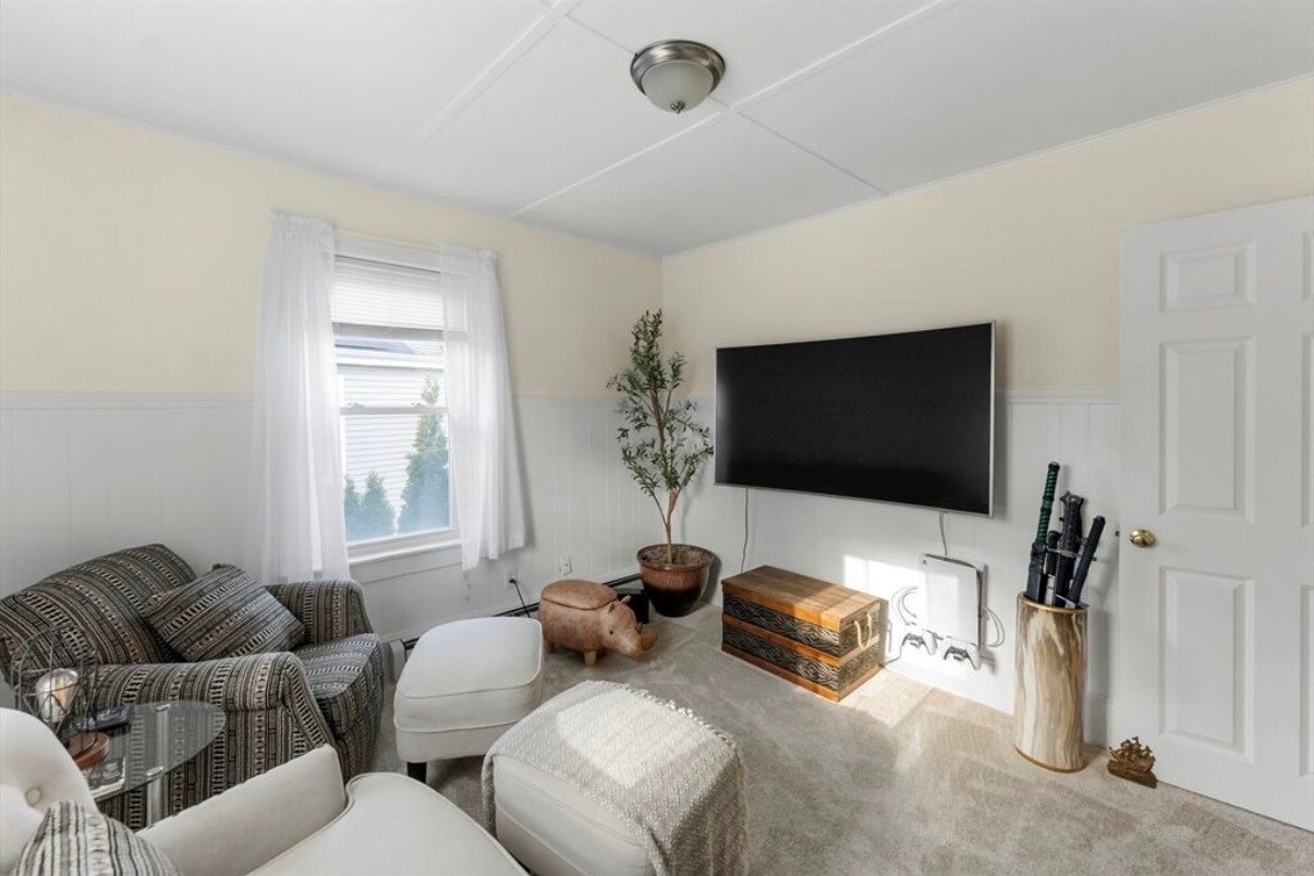 Building Photo - 8 Peck Ave