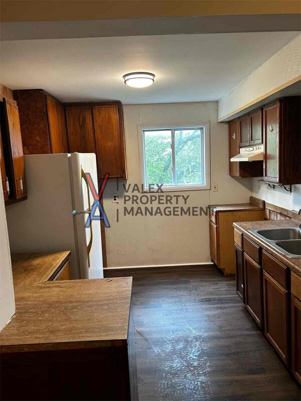 Building Photo - 34 cemetery street