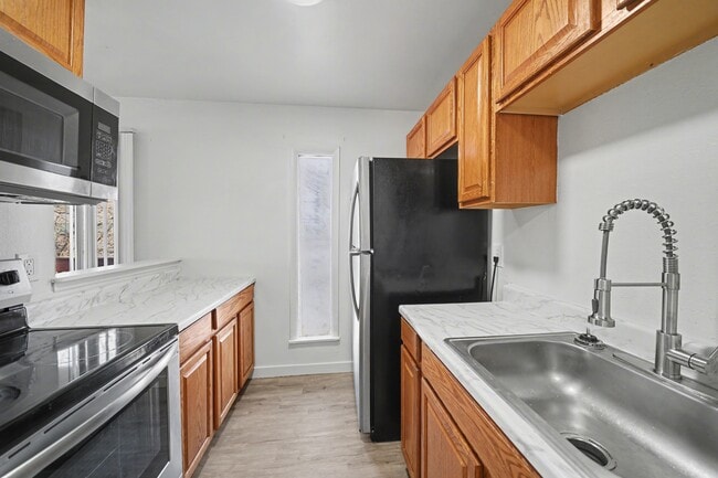 Building Photo - 4270 Loomis Ave