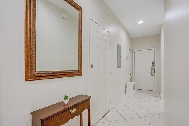 Building Photo - 8931 Sandshot Ct