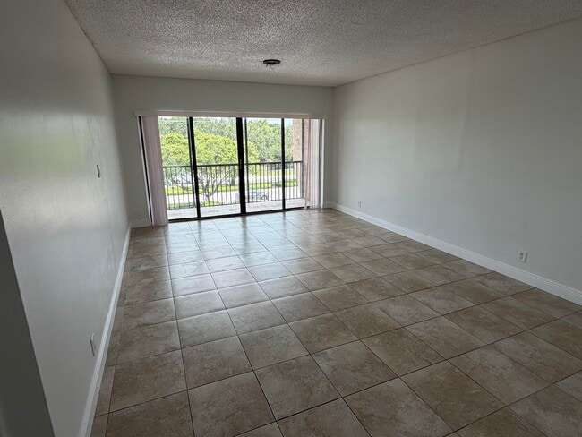 Building Photo - 2500 Coral Springs Dr