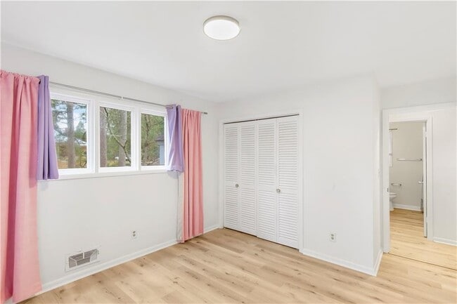 Building Photo - 264 Jones Dr