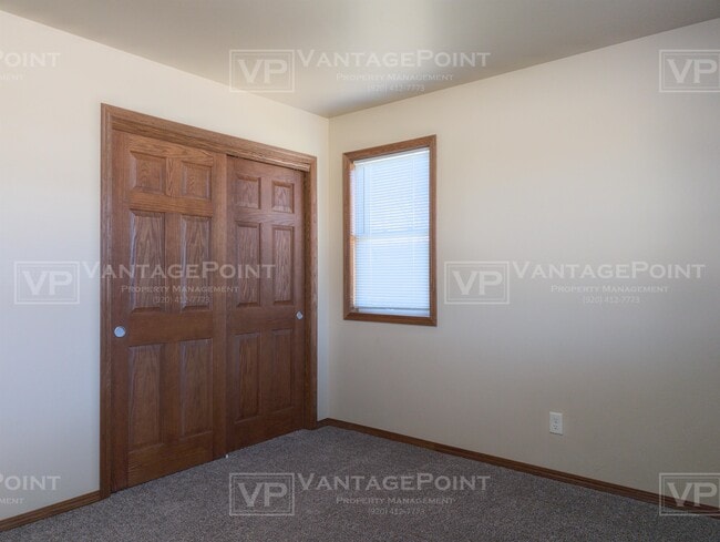 Building Photo - 2250 Daly Dr