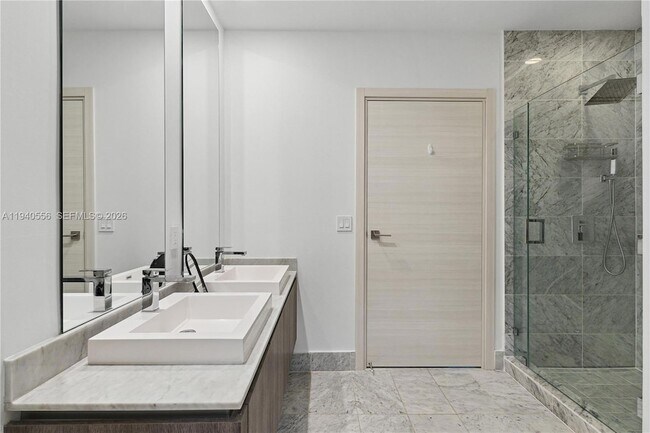 Building Photo - 801 S Miami Ave