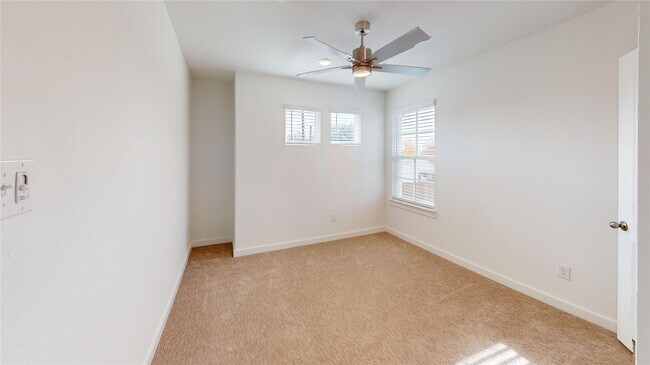 Building Photo - 2920 ELLE DR