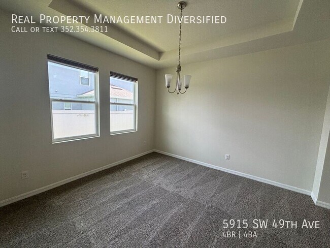 Building Photo - 5915 SW 49th Ave
