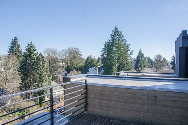 Building Photo - 3Bd/2.5Ba Seattle Townhouse