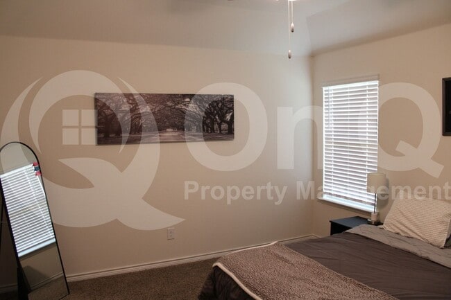 Building Photo - 1604 Silver Landing Trail