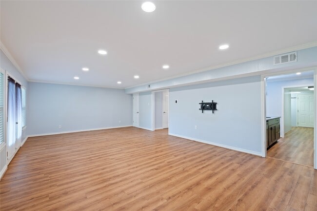 Building Photo - 3 Dorado Dr