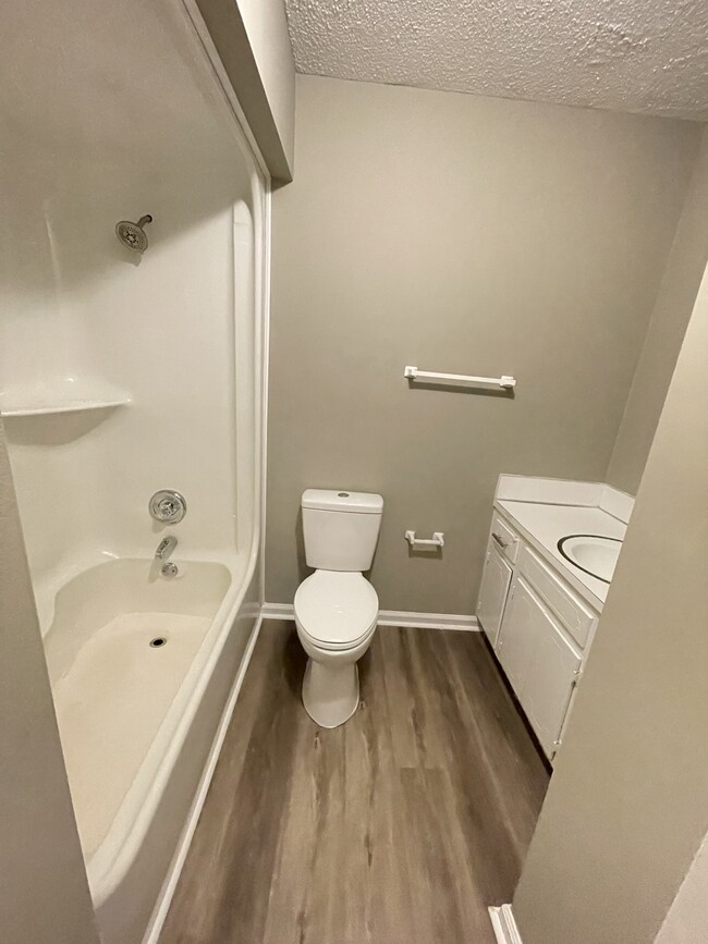 Building Photo - 112 Sycamore Rd