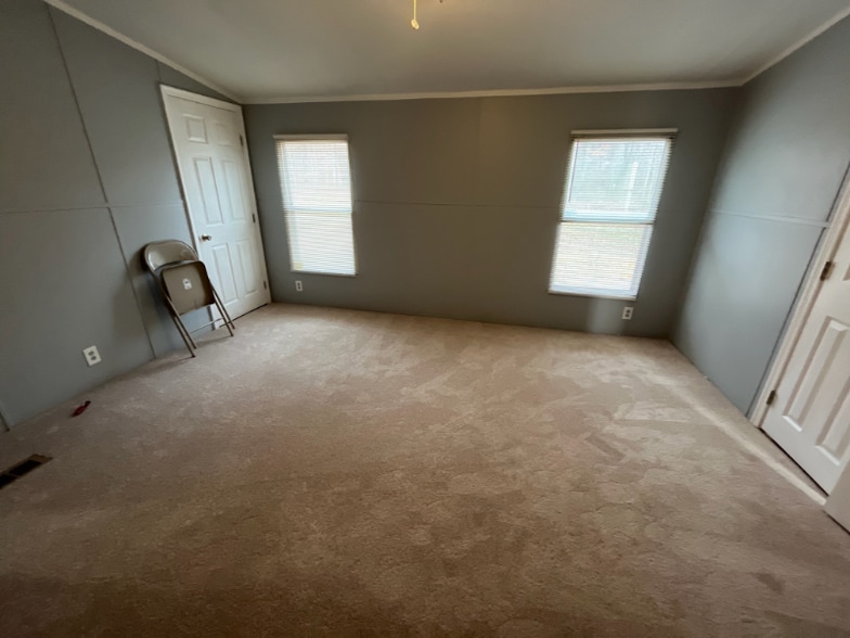 Building Photo - 7720 N Hen Peck Rd