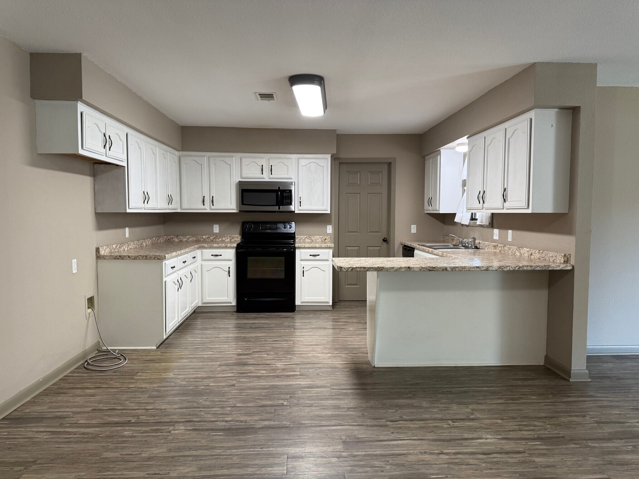 Kitchen - 2804 Clifft St