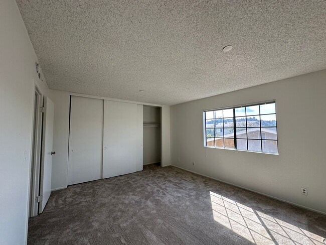 Building Photo - 812 - 2118-2120 S. Meridian LLC