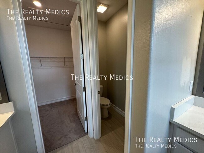 Building Photo - 4712 Lagona Ln