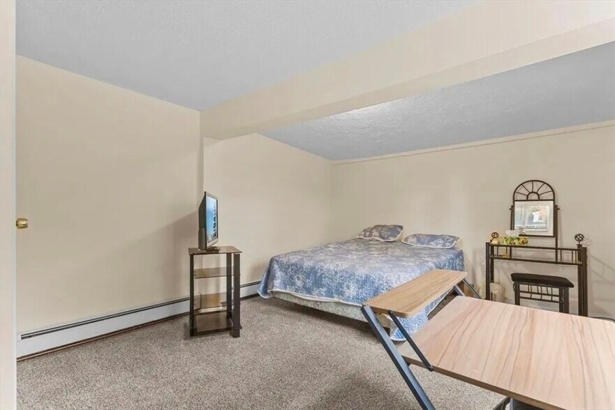 Bedroom 2 - 333 Groveland St