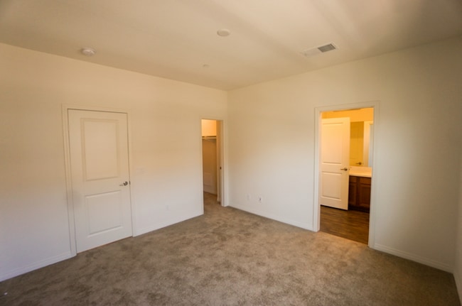 Building Photo - 7382 La Mesita Pl