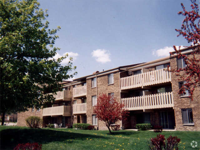 Primary Photo - Beech Pointe Apartments