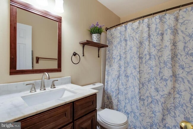 Building Photo - 4428 Holly Ave