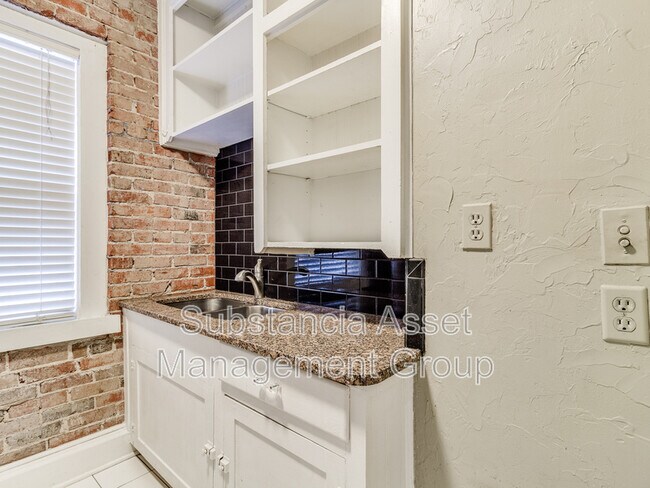 Building Photo - 429 NW 11th St