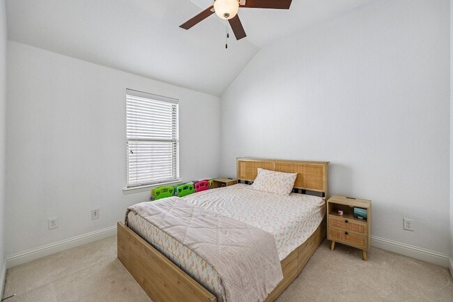 Building Photo - 808 Parkland Dr