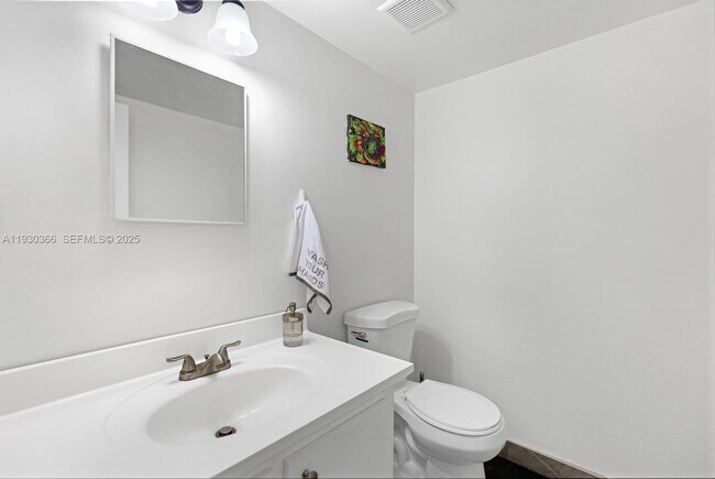 Building Photo - 100 Golden Isles Dr