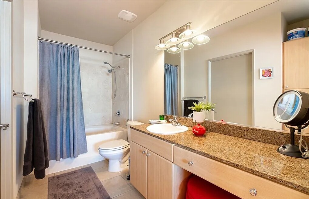 Building Photo - 388 E Ocean Blvd