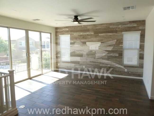 Building Photo - Gorgeous, Modern Three Bedroom, Two Bathro...