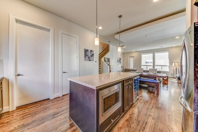 Building Photo - 320 Eado Park Cir