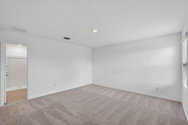 Building Photo - 1601 Elliott Rd